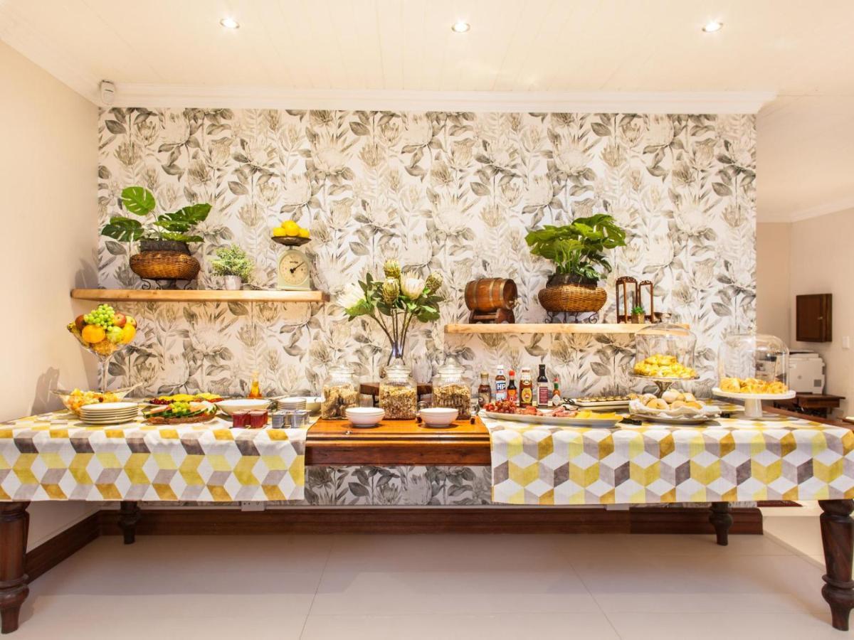 Hotel The Coral Tree Mbombela Esterno foto