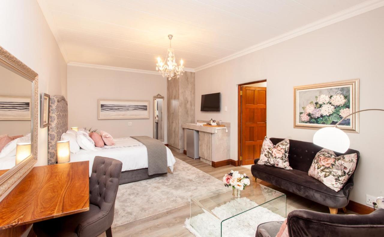 Hotel The Coral Tree Mbombela Esterno foto