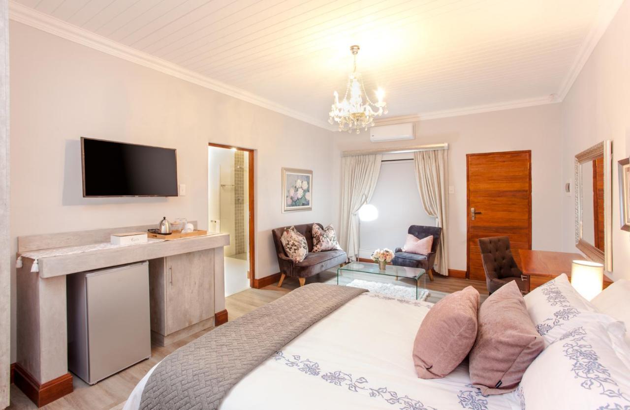 Hotel The Coral Tree Mbombela Esterno foto