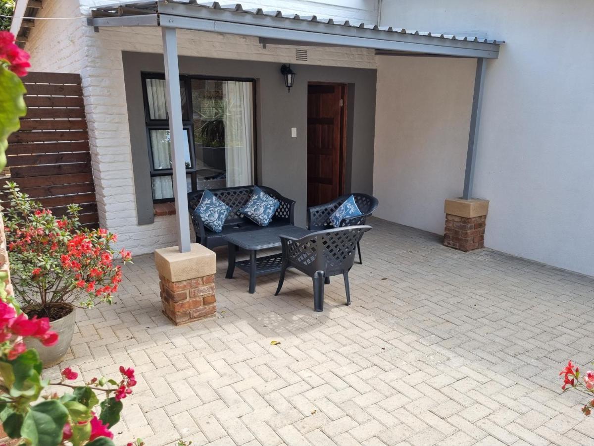 Hotel The Coral Tree Mbombela Esterno foto