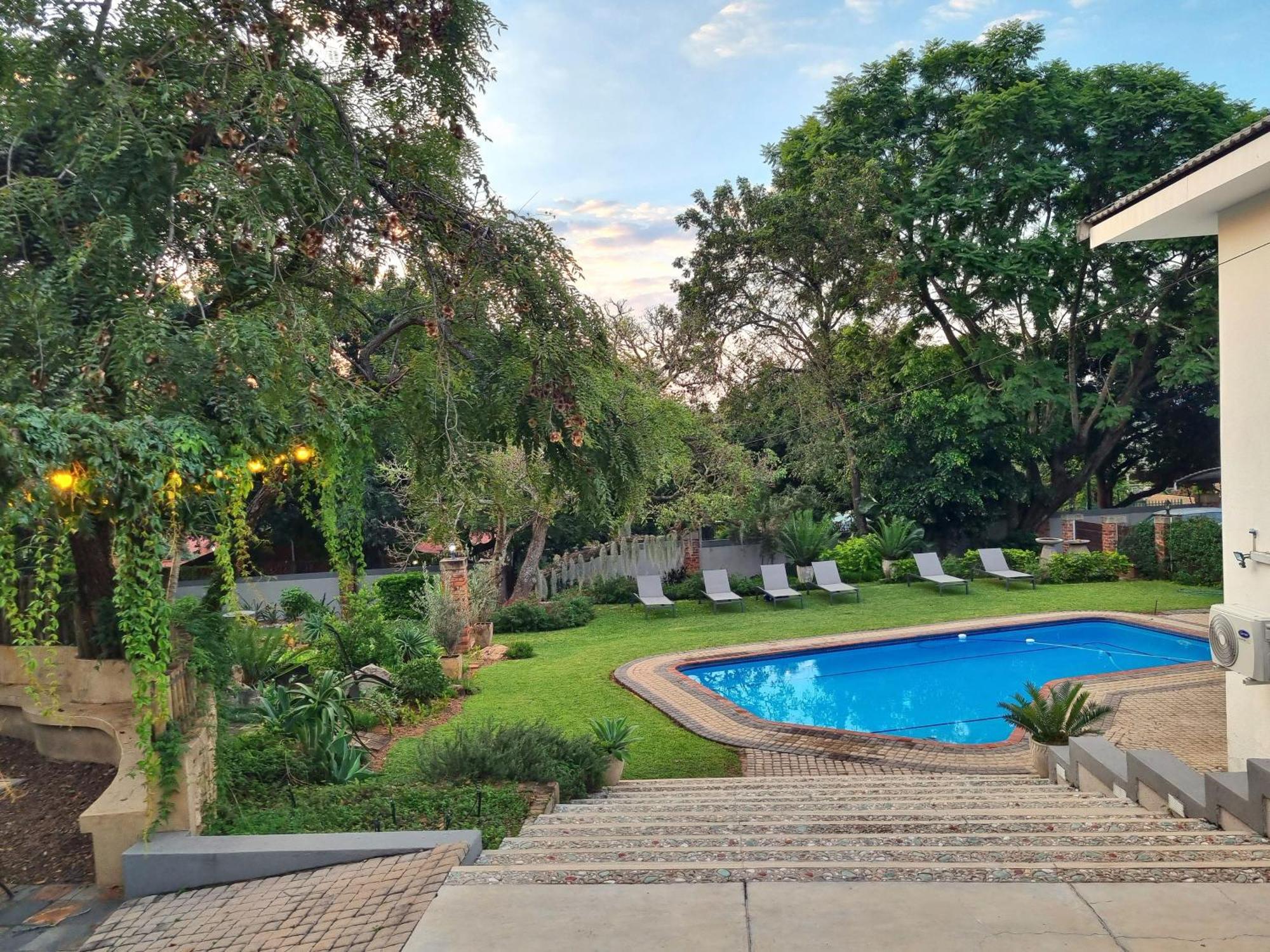 Hotel The Coral Tree Mbombela Esterno foto