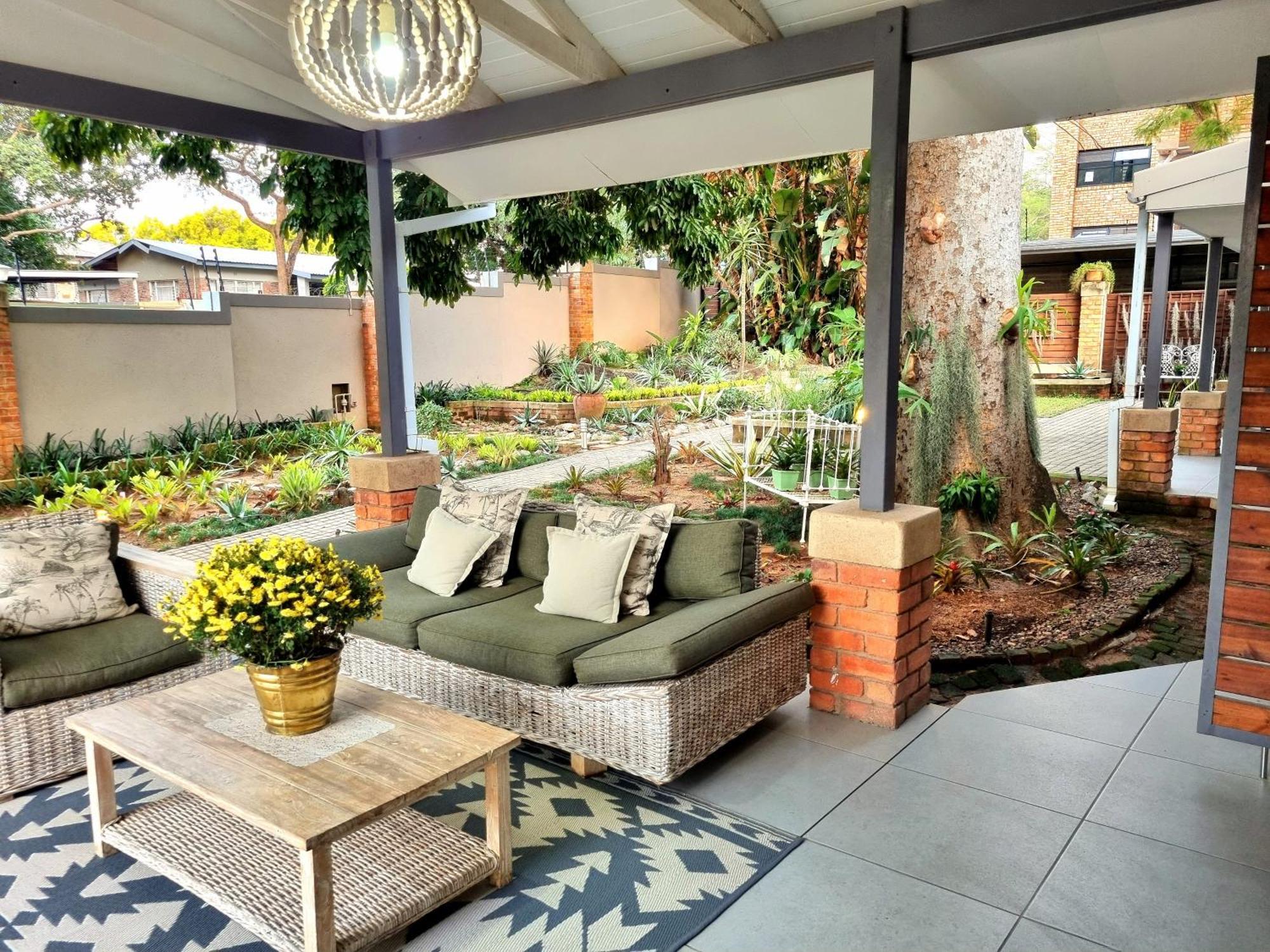 Hotel The Coral Tree Mbombela Esterno foto